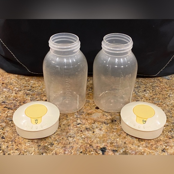 32 piece lot - Medela bottles, covers and nipples bundle set 🍼 - Picture 8 of 9